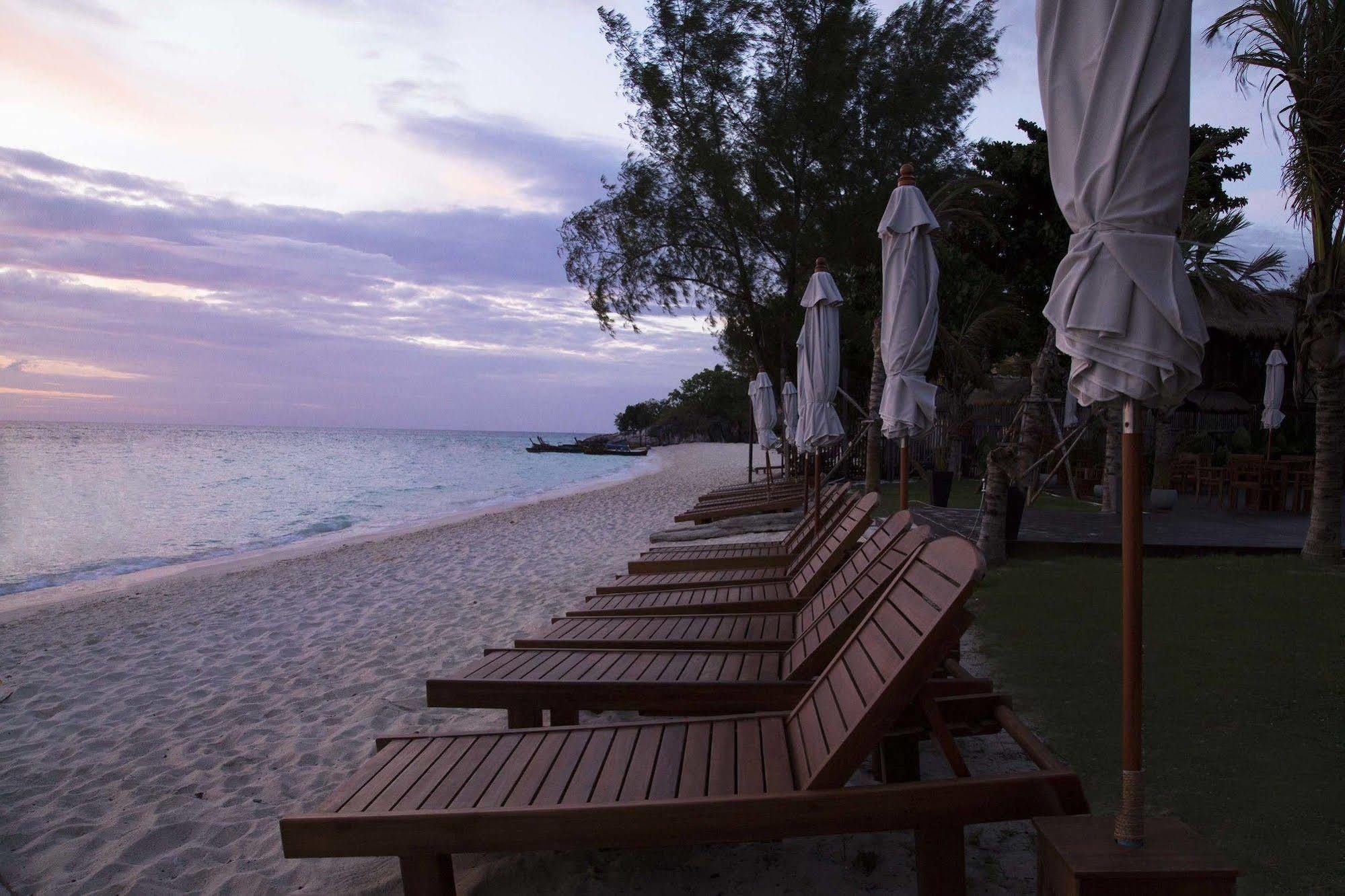 Mali Resort Sunrise Beach Koh Lipe Bagian luar foto